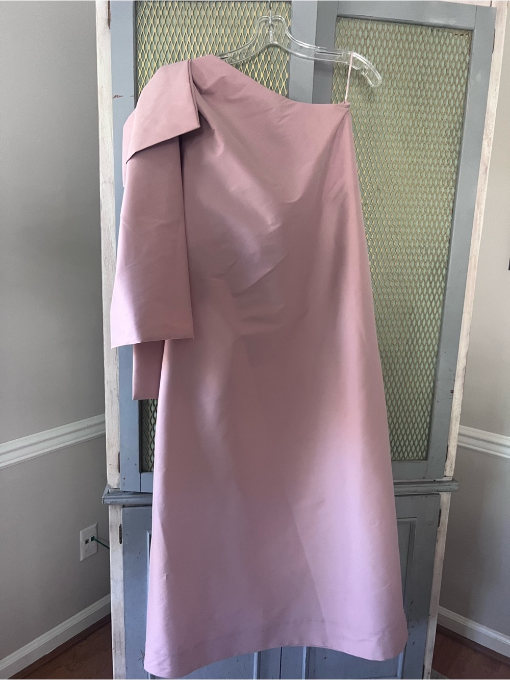 BERNADETTE's 'Winnie' gown - Picture 7 of 10